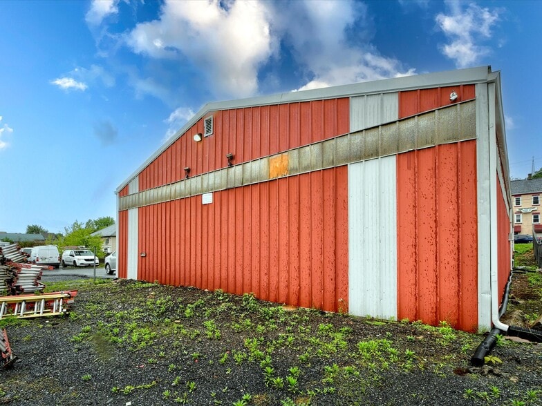 More Photos Of 610 Front St, Catasauqua Warehouse For Sale