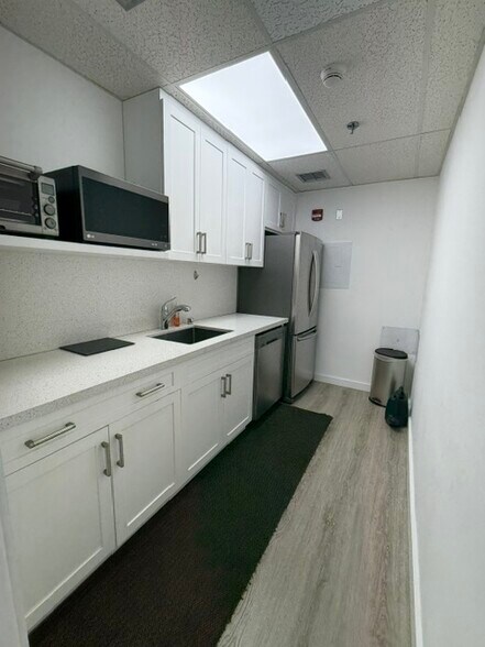 More Photos Of 2600 SW 3rd Ave, Miami Office For Lease