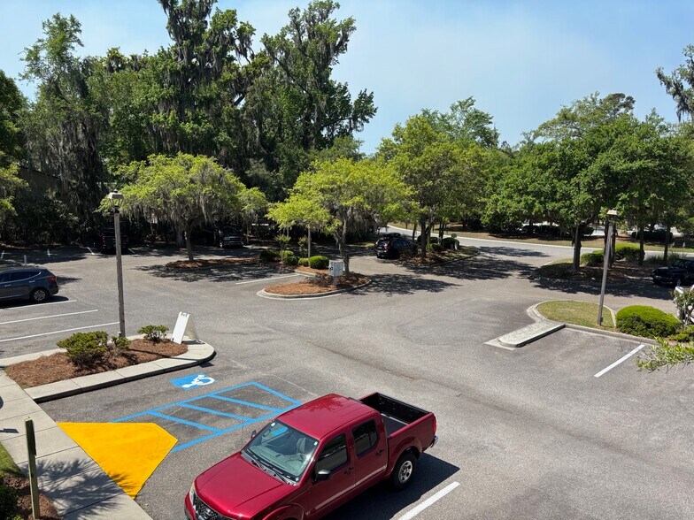 More Photos Of 10 Plantation Park Dr, Bluffton Office For Sale