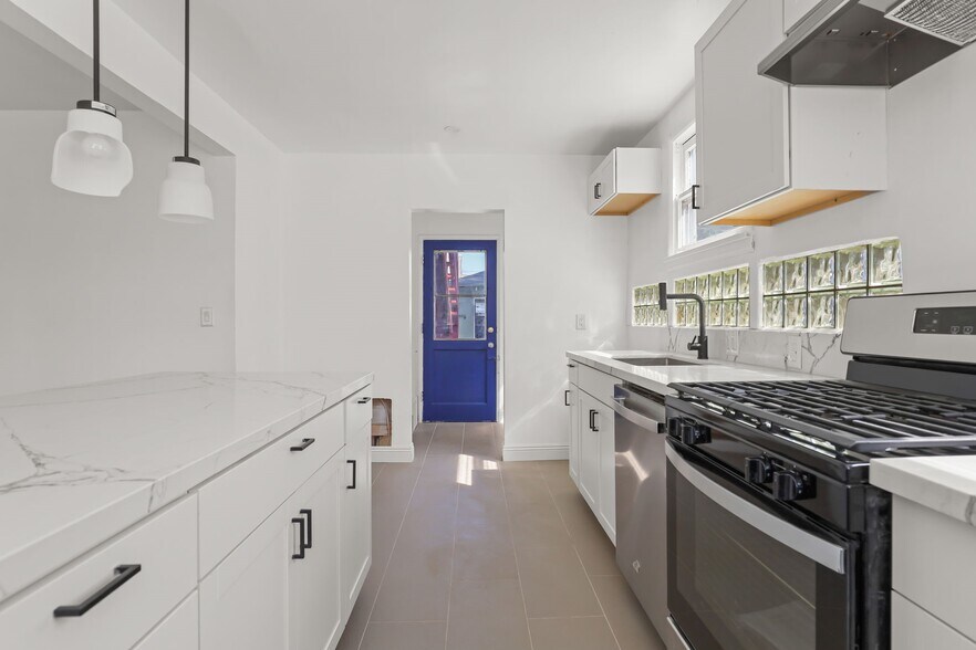 More Photos Of 4409 Victoria Park Dr, Los Angeles Apartments For Sale