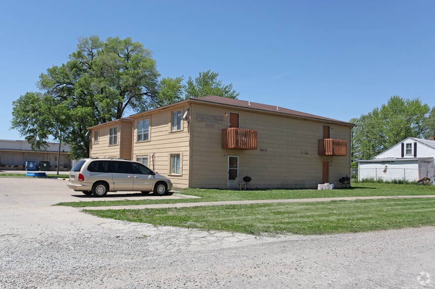 Primary Photo Of 2031 NW Logan St, Topeka Apartments For Sale