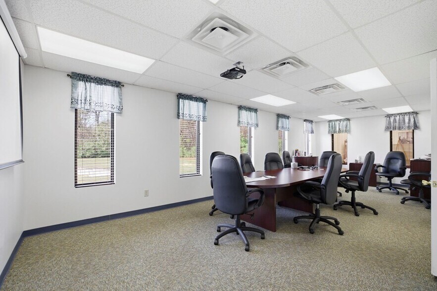 More Photos Of 2124 Hamilton St, Dalton Research And Development For Sale