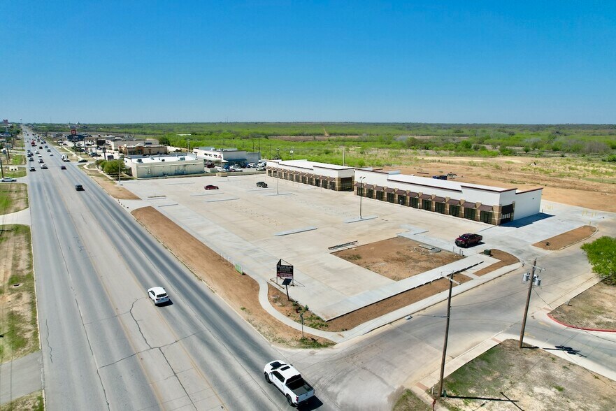 Primary Photo Of 901 Palmer Ln, Pleasanton Storefront Retail Office For Lease