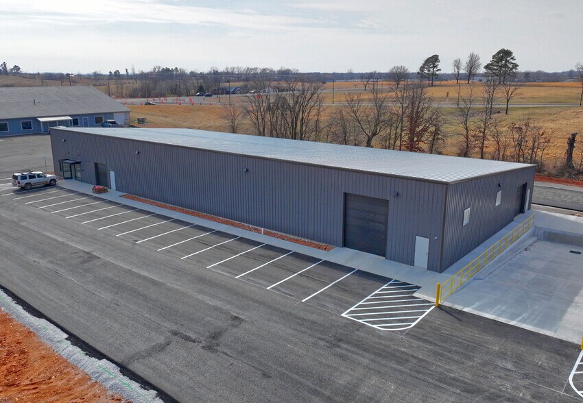 More Photos Of 1894 E 1st Ave, Bentonville Industrial For Lease