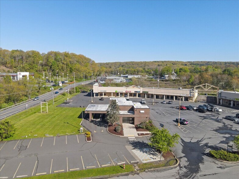 More Photos Of 209 Skyline Dr, East Stroudsburg Freestanding For Lease