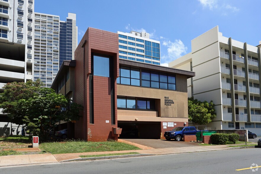 More Photos Of 1542 Young St, Honolulu Office Residential For Sale