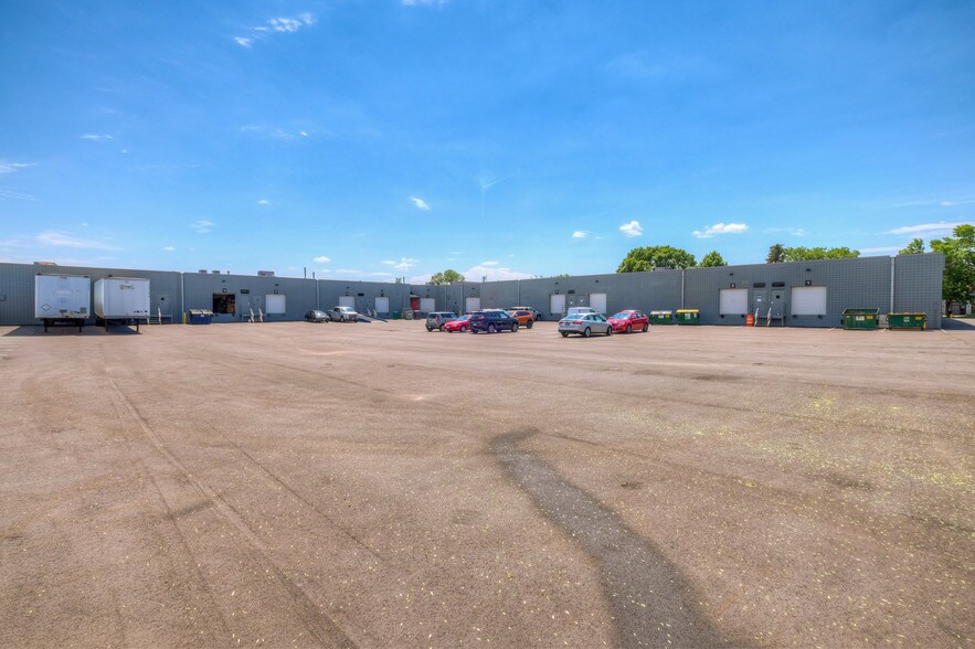 More Photos Of 5250-5280 W 74th St, Edina Light Distribution For Lease