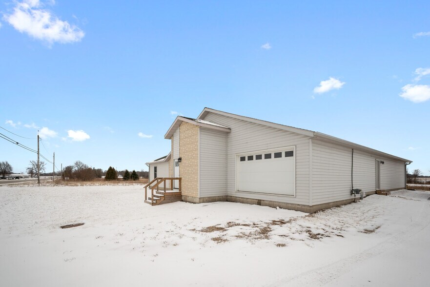 More Photos Of 6163 N Meridian Rd, Hope Flex For Sale