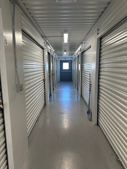 More Photos Of 2502 N 1st Ave, Durant Self Storage For Sale