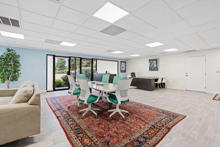 More Photos Of 1665 W Shaw Ave, Fresno Medical For Sale