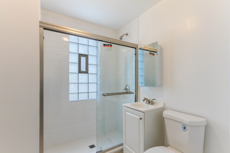 More Photos Of 6046 W Giddings, Chicago Apartments For Sale