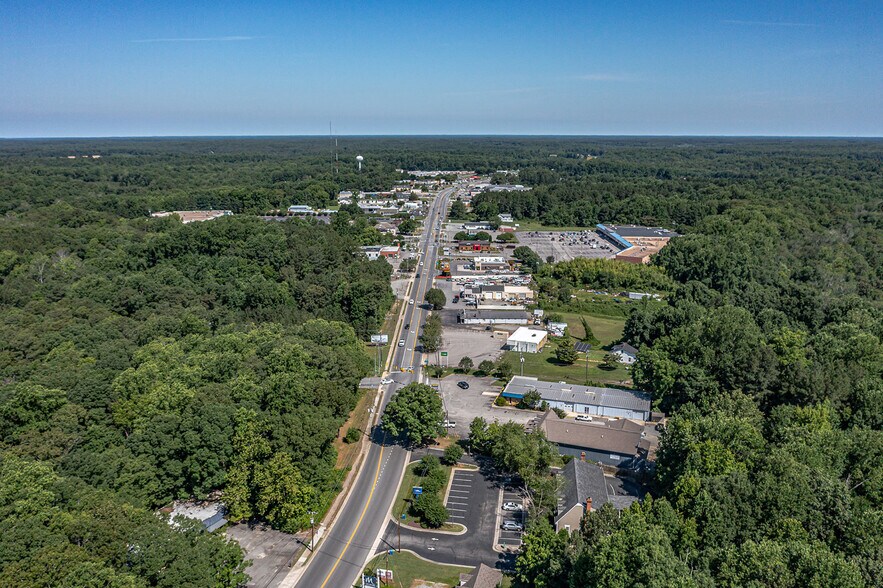 More Photos Of 279 N Main St, Kilmarnock General Retail For Sale