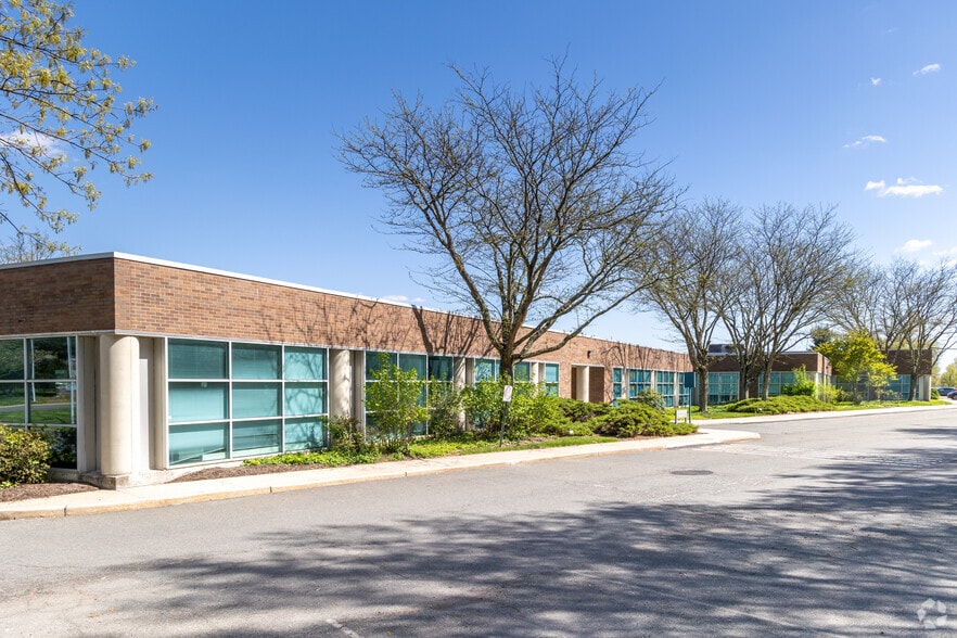 More Photos Of 425 Phillips Blvd, Ewing Light Manufacturing For Lease