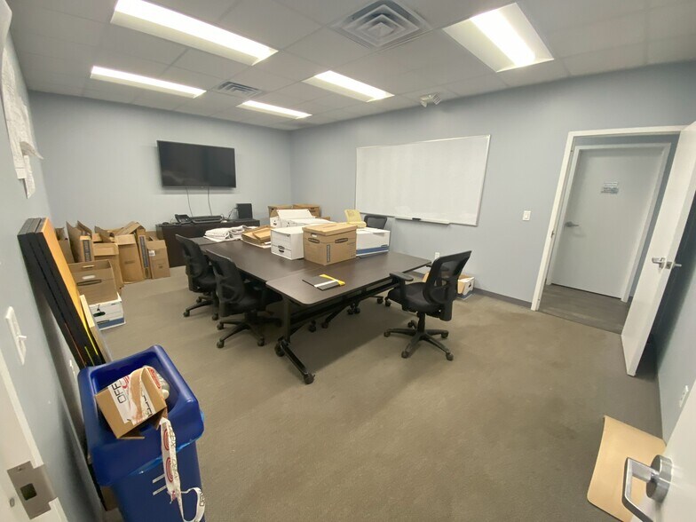 More Photos Of 961 Michael Dr, Chesapeake Warehouse For Sale