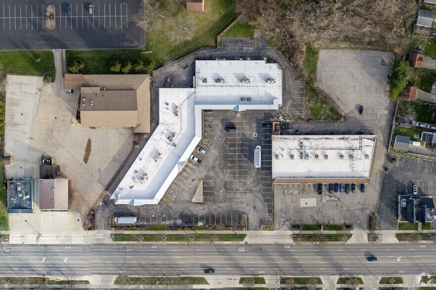 More Photos Of 6444 Pearl Rd, Parma Heights Unknown For Lease