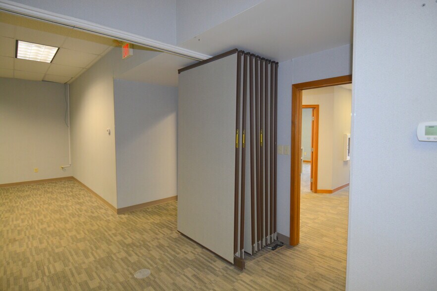 More Photos Of 651-691 Congress Park Dr, Washington Township Research And Development For Lease