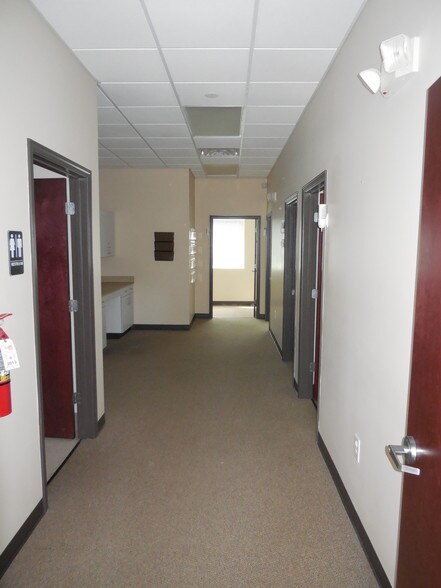 More Photos Of 3806 Peachtree Ave, Wilmington Medical For Lease