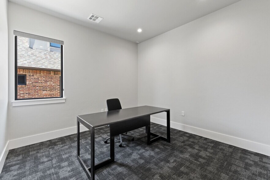 More Photos Of 16362 Muirfield Place, Edmond Medical For Sale