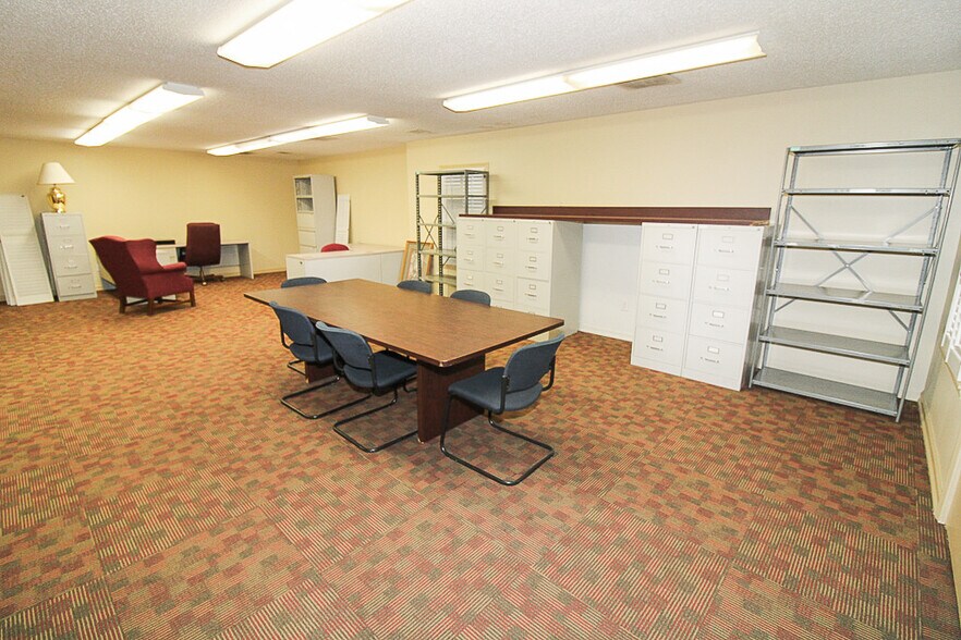 More Photos Of 330 N Cedar Bluff Rd, Knoxville Bank For Sale