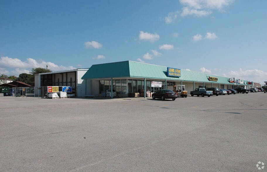 More Photos Of 1011-1021 US Highway 181, Portland Storefront For Sale