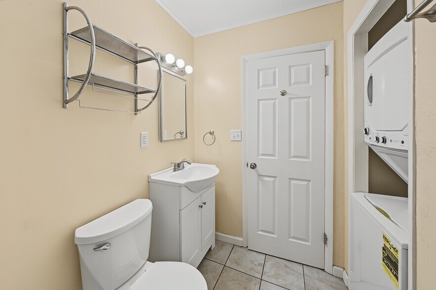 More Photos Of 559 Pulaski St, Athens Specialty For Sale