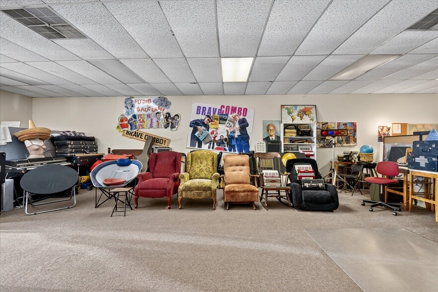 More Photos Of 221-223 N Locust St, Denton Office For Sale