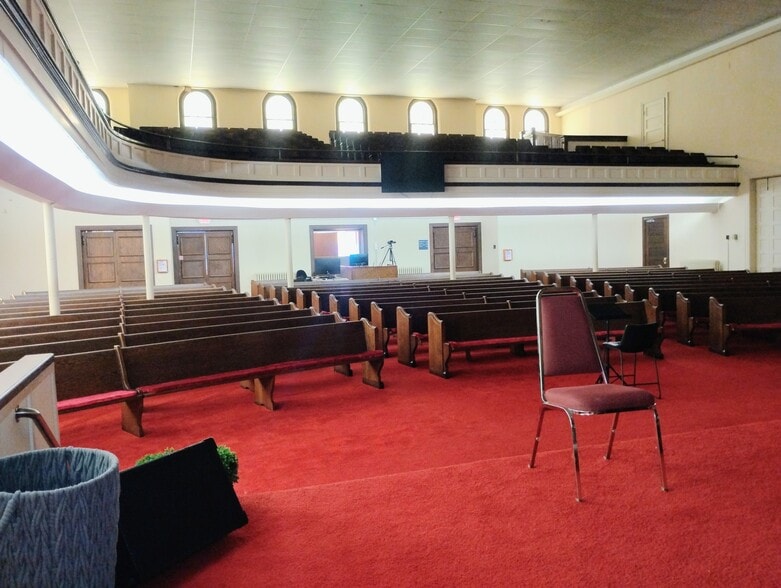 More Photos Of 906 Elm St, Coffeyville Religious Facility For Sale