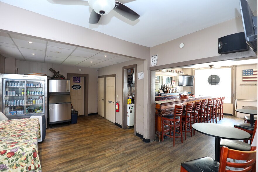 More Photos Of 498 Delaware Ave, Kingston Storefront Retail Residential For Lease