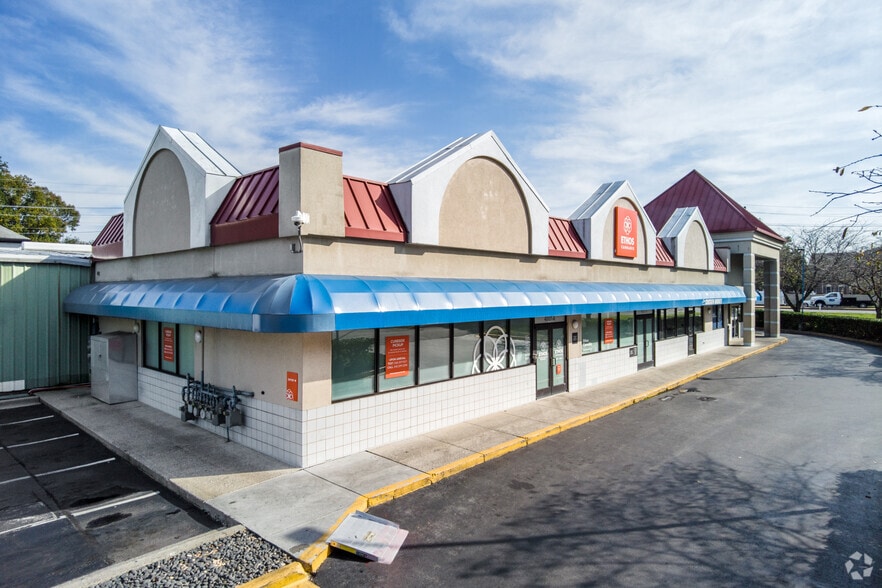 More Photos Of 4007 Norbeck Rd, Rockville General Retail For Sale