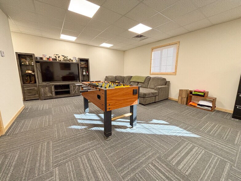 More Photos Of 31 Main Ave N, New York Mills Auto Dealership For Sale