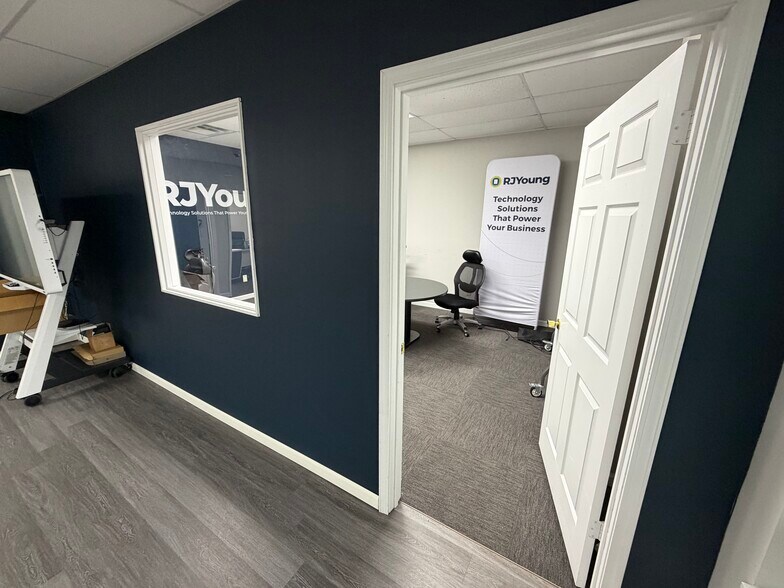 More Photos Of 256 Vann Dr, Jackson Storefront Retail Office For Sale