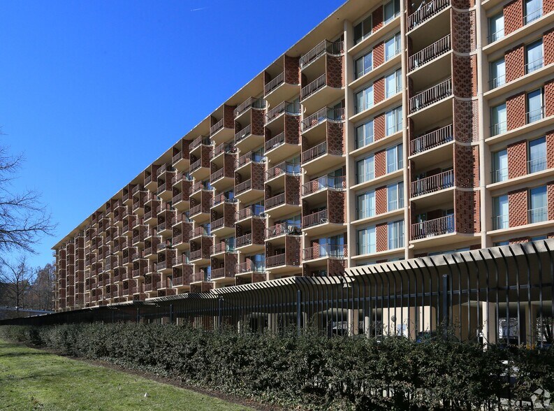 More Photos Of 101-103 G St SW, Washington Apartments For Sale