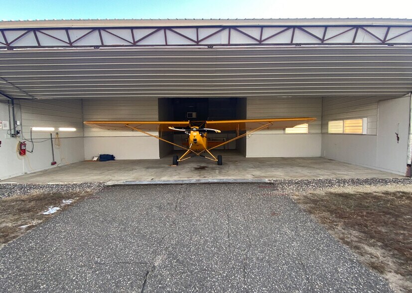 More Photos Of 5800 Crystal Airport Rd, Crystal Airplane Hangar For Sale
