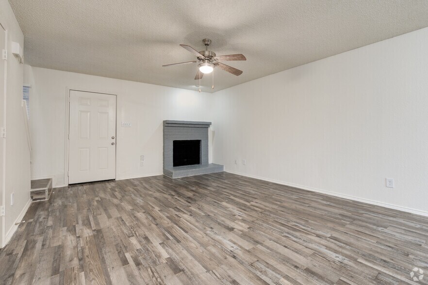 More Photos Of 121 S Hampton Rd, Crowley Apartments For Sale