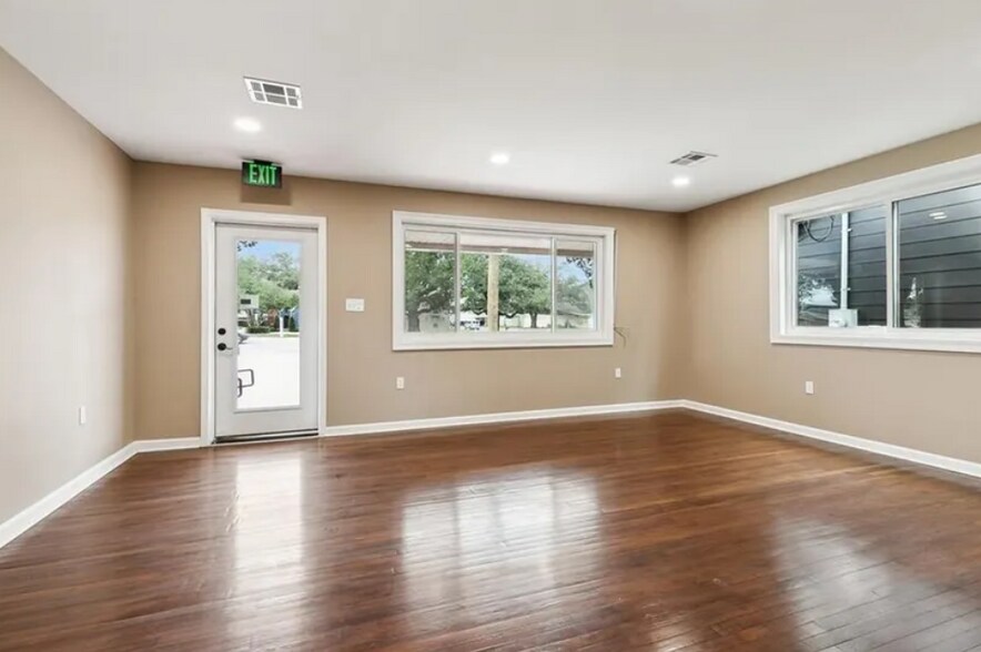 More Photos Of 2219 Paris Rd, Chalmette Storefront Retail Office For Sale