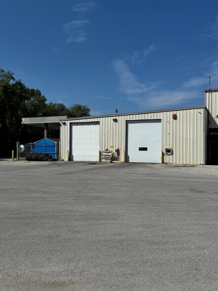 More Photos Of 2540 S 88th St, Kansas City Truck Terminal For Lease
