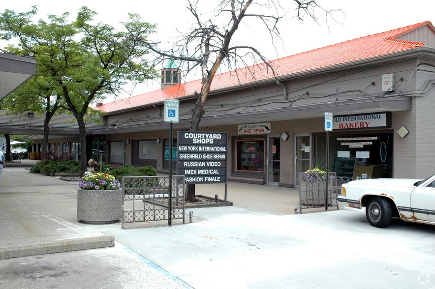 More Photos Of 15612 W 10 Mile Rd, Southfield Freestanding For Lease