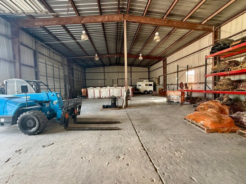 More Photos Of 7410 Leopard St, Corpus Christi Warehouse For Sale