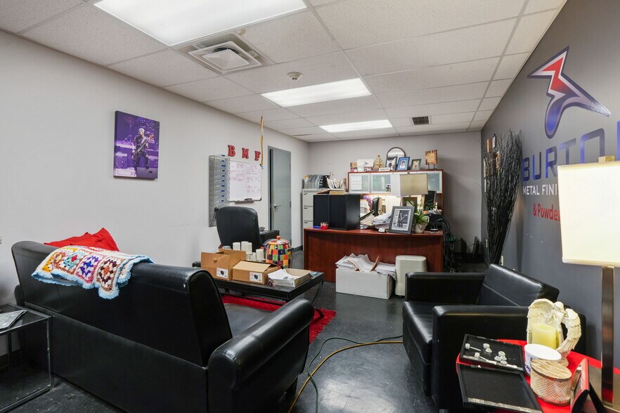 More Photos Of 1711 Woodland Ave, Columbus Warehouse For Lease
