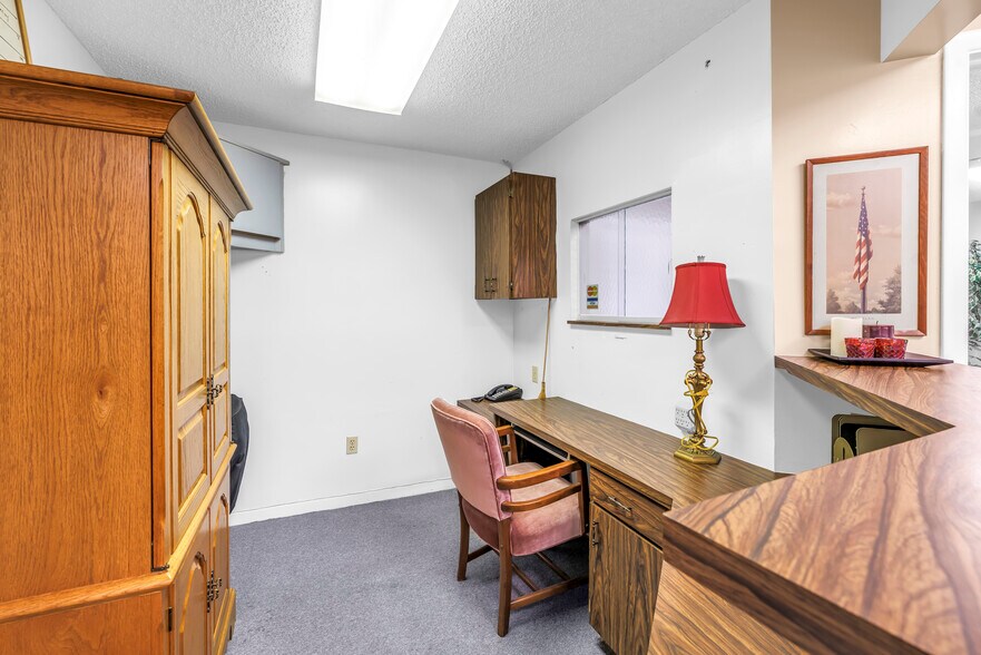 More Photos Of 1745 S Highland Ave, Clearwater Medical For Sale