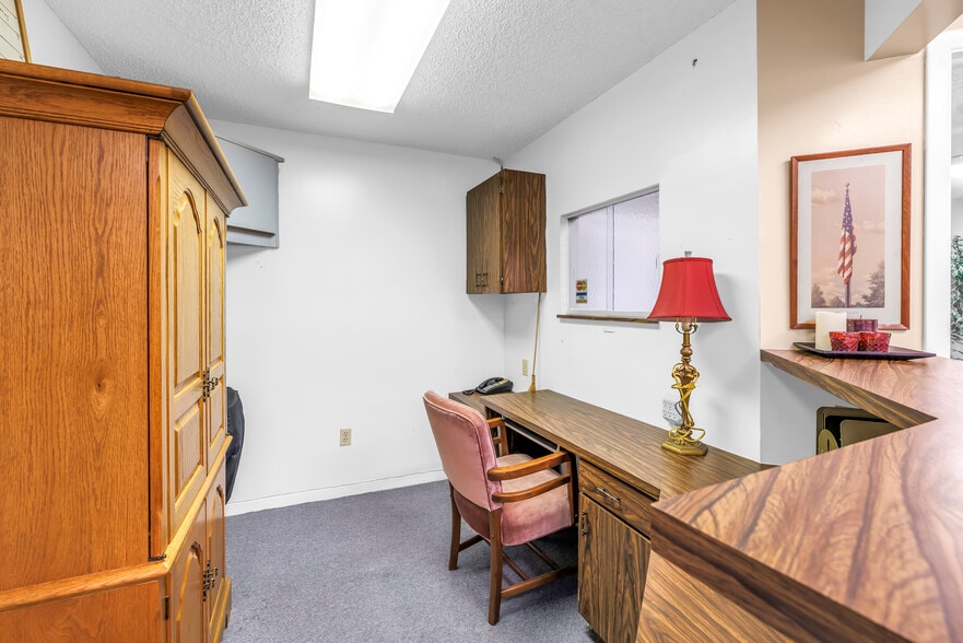 More Photos Of 1745 S Highland Ave, Clearwater Medical For Sale