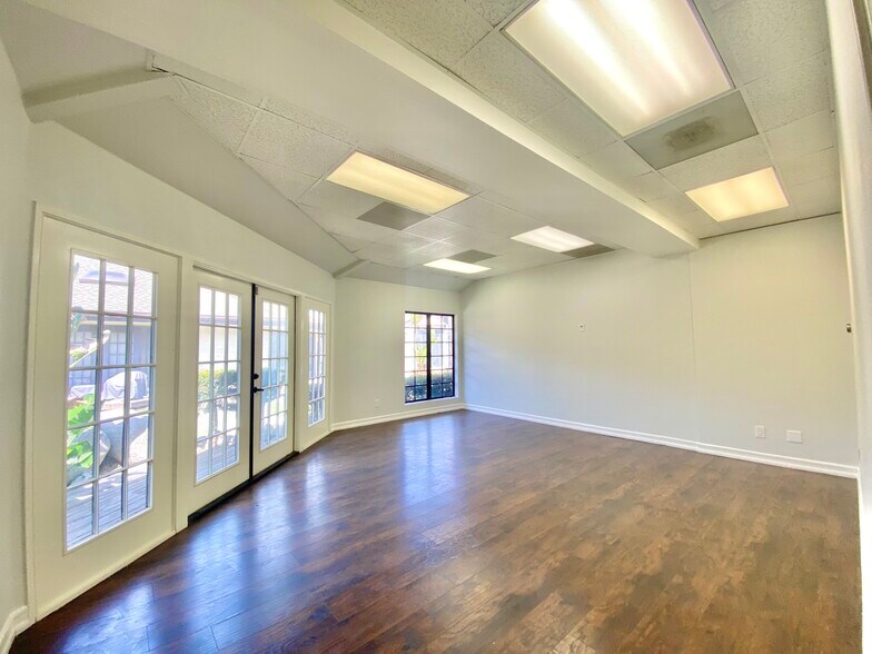 More Photos Of 3151 Airway Ave, Costa Mesa Medical For Lease