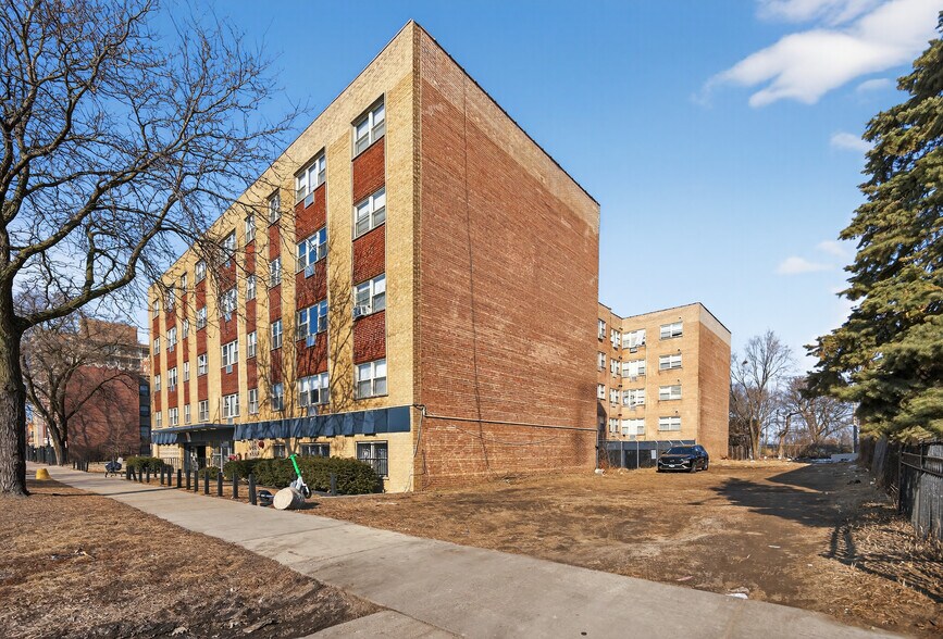 More Photos Of 7733 S South Shore Dr, Chicago Apartments For Sale