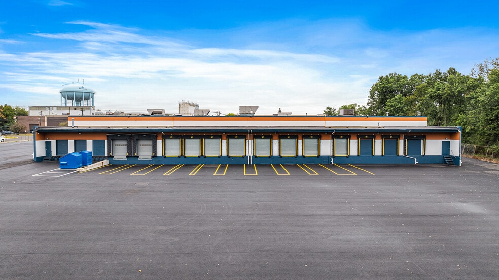 More Photos Of 14 Home News Row, New Brunswick Warehouse For Lease