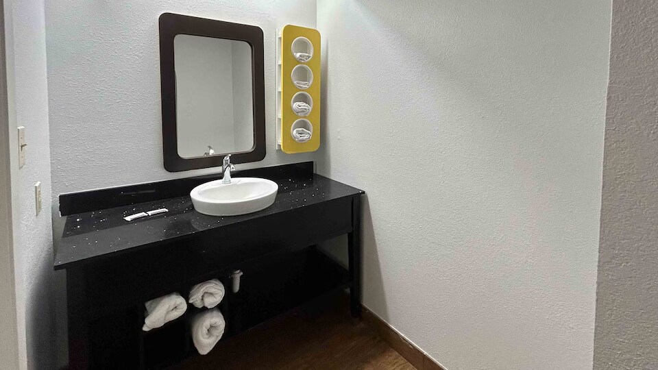 More Photos Of 125 Rushing Rd W, Denham Springs Hotel For Sale