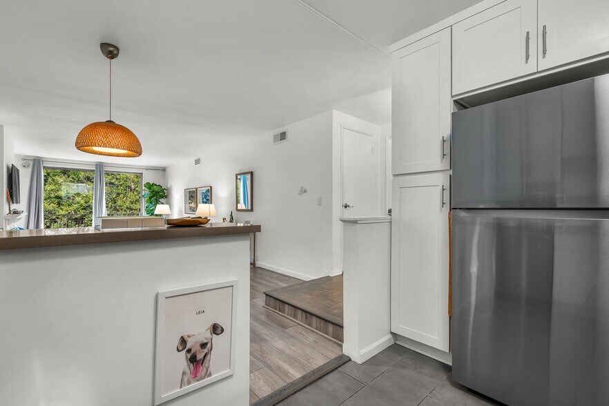 More Photos Of 1630 Hilts Ave, Los Angeles Apartments For Sale