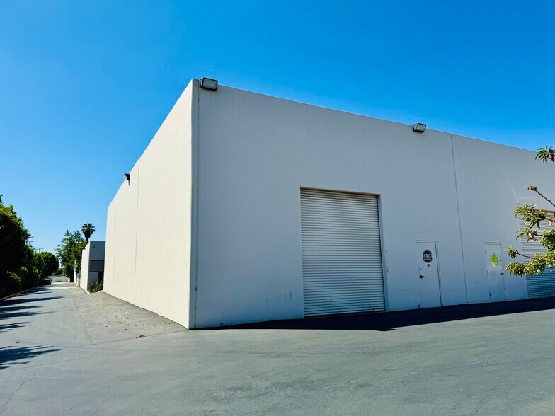 More Photos Of 2368 Eastman Ave, Ventura Distribution For Sale