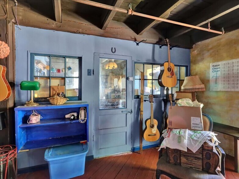 More Photos Of 1524 Friedensburg Rd, Reading Storefront Retail Residential For Sale