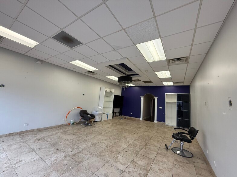 More Photos Of 771-777 Milwaukee Ave, Glenview Storefront Retail Office For Sale