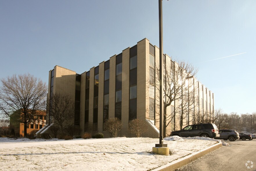 More Photos Of 6300 Rockside Rd, Independence Office For Lease